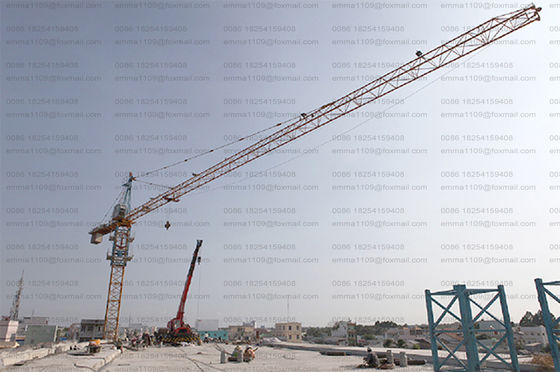 QTZ100 TC6013 6 tonnes Construction ville grue stand libre en Russie