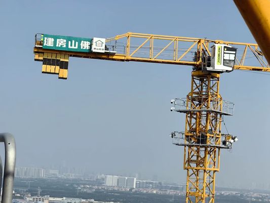 7020 QTZ250 Grue à tour utilisée avec 3m L68B sections de mât EXW FOB CIF CPT